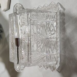 PORTICO CRYSTAL CLEAR GLASS CHEESE DISH and LID with STAINLESS STEEL KNIFE